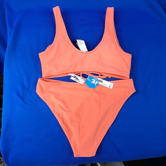 👙NWT🤩 |•CUPSHE•| Peach Two Piece Bikini Set Size Medium - Picture 4 of 7
